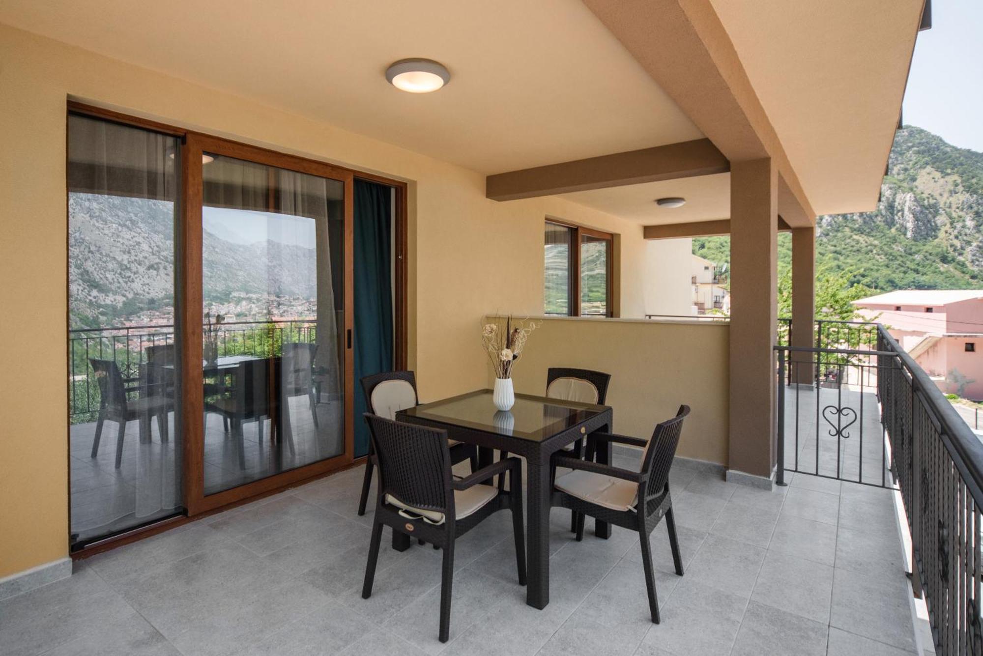 Kasi Apartments 科托尔 外观 照片